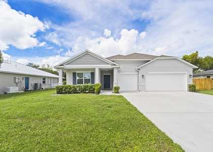 1862 Se Camilo Street - Photo 1