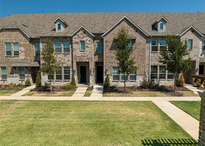 1451 Perrin Lane - Photo 1