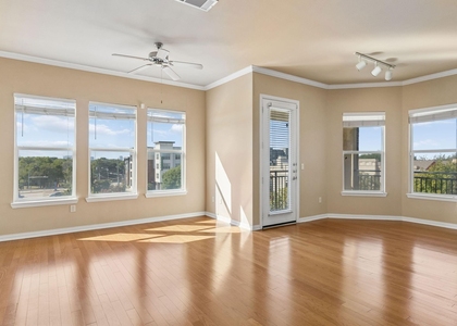 800 E 15th Street - Photo 1