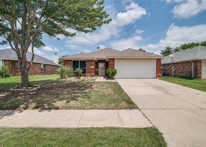 2800 Spencer Circle - Photo 1