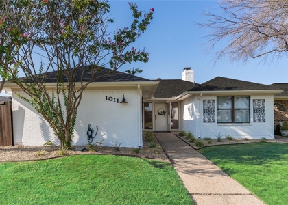 1011 Wimbledon Lane - Photo 1