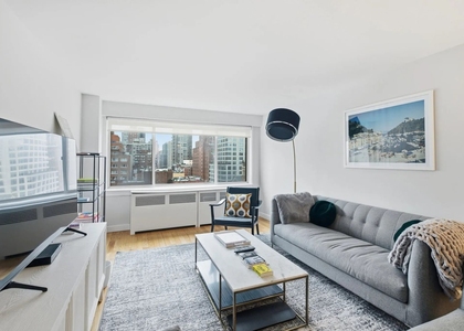 2BR in Upper East Side - Photo 1