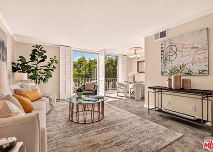 100 S Doheny Drive - Photo 1