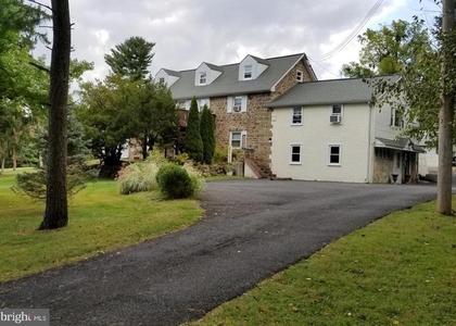 176 Davisville Road - Photo 1