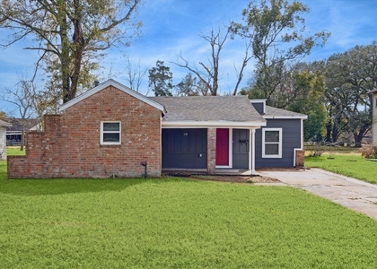 710 E Magnolia Street - Photo 1