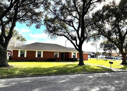 611 Todd Street - Photo 1