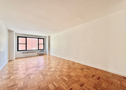 4th Avenue/union sq - Photo 1