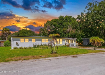 1009 Greenwood Way - Photo 1
