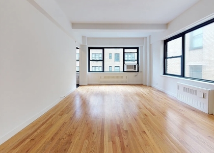 East 55 Street - Photo 1