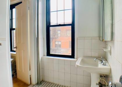 West 10th Street - Photo 1