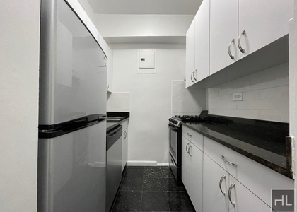 East 56 Street - Photo 1
