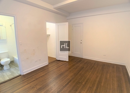 East 46 Street - Photo 1