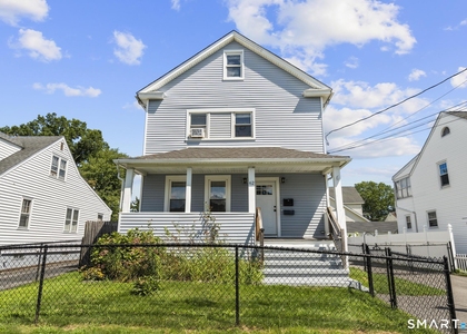 62 Saint Michaels Avenue - Photo 1