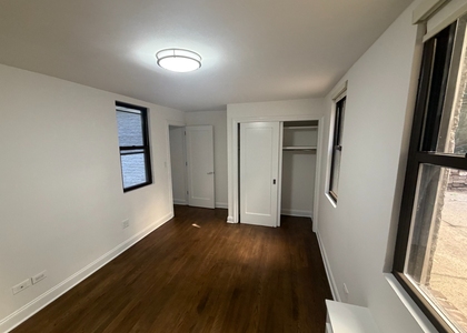 East 72nd Street - Photo 1