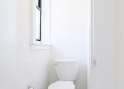 1427 York Avenue - Photo 1