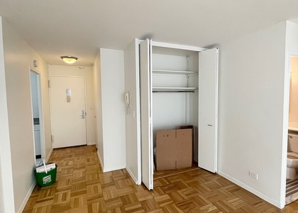 East 49 Street - Photo 1