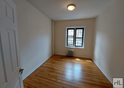 Grand Street - Photo 1