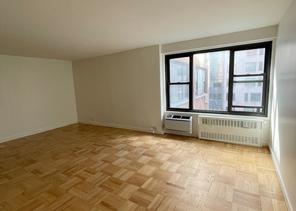 Fourth Avenue - Photo 1