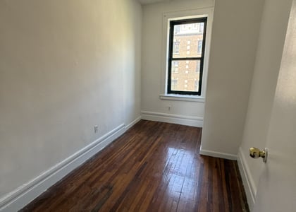 188 Claremont Avenue - Photo 1