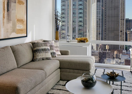 Fifth Avenue - Photo 1