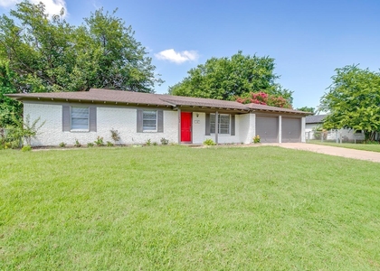 128 Se Robert Street - Photo 1