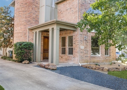 5020 Mission Avenue - Photo 1