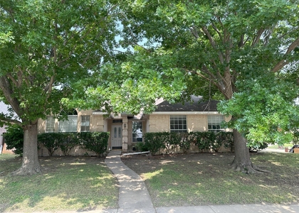 7800 Crestview Drive - Photo 1