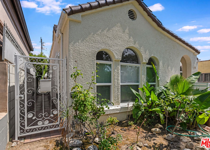124 S Almont Drive - Photo 1