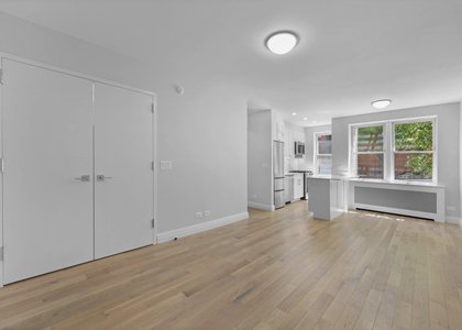 Studio in West Village - Photo 1