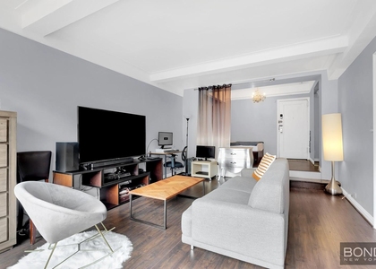 10 Park Avenue - Photo 1