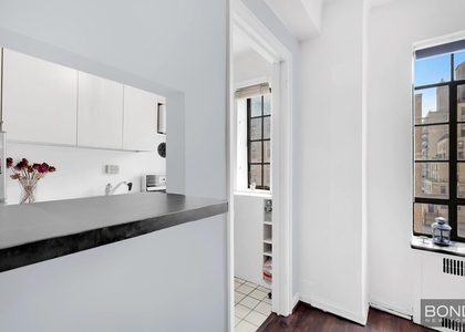 10 Park Avenue - Photo 1