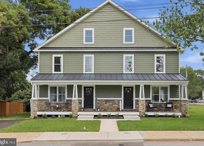242 Blue Ridge Avenue - Photo 1