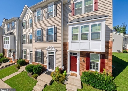 702 River Crest Way - Photo 1