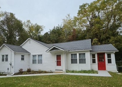 325 N Kendall Avenue - Photo 1