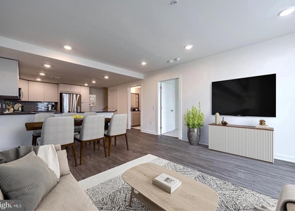 525 N Christopher Columbus Bou - Photo 1