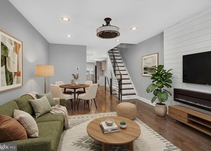 2147 E Hagert Street - Photo 1