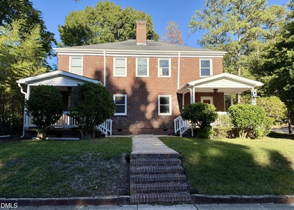 306 N Steele Street - Photo 1