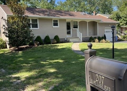 207 E Lake Boulevard - Photo 1