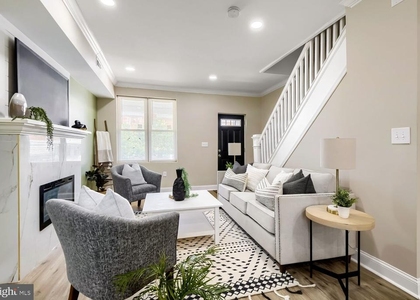 2560 Robb Street - Photo 1