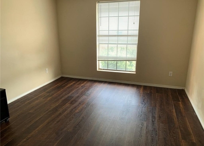 2401 Leon St - Photo 1