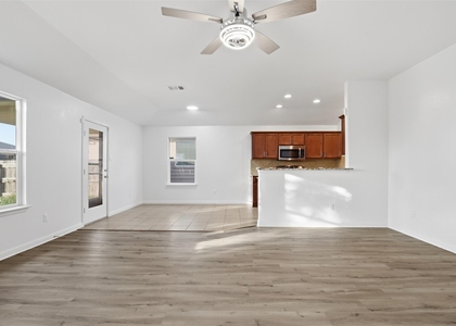 448 Nottingham Loop - Photo 1