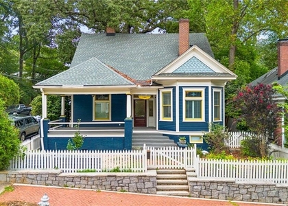 388 Augusta Avenue Se - Photo 1