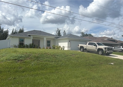4034 Ne 9th Place - Photo 1