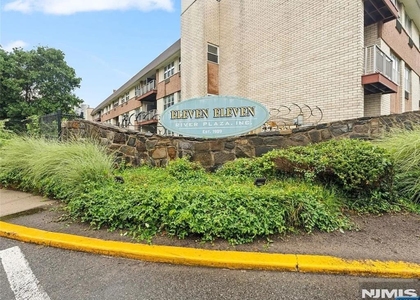 1111 River - Photo 1