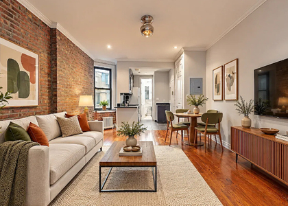 212 East 25th Street - Photo 1