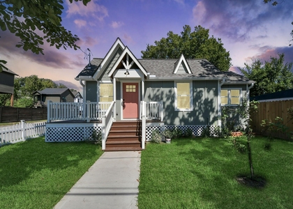 1015 E 32nd Street - Photo 1