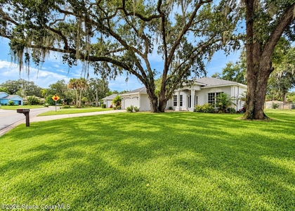 1051 Meadowbrook Road Ne - Photo 1