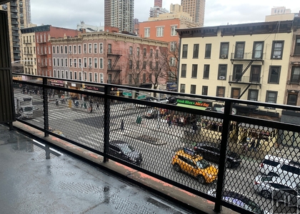E 82 St - Photo 1