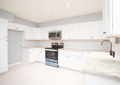 5821 Sunforest Dr - Photo 1