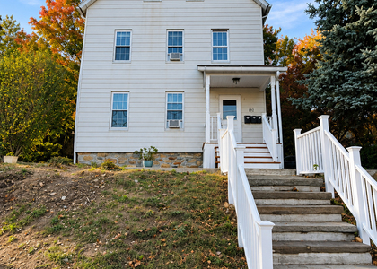 192 Knickerbocker Avenue - Photo 1